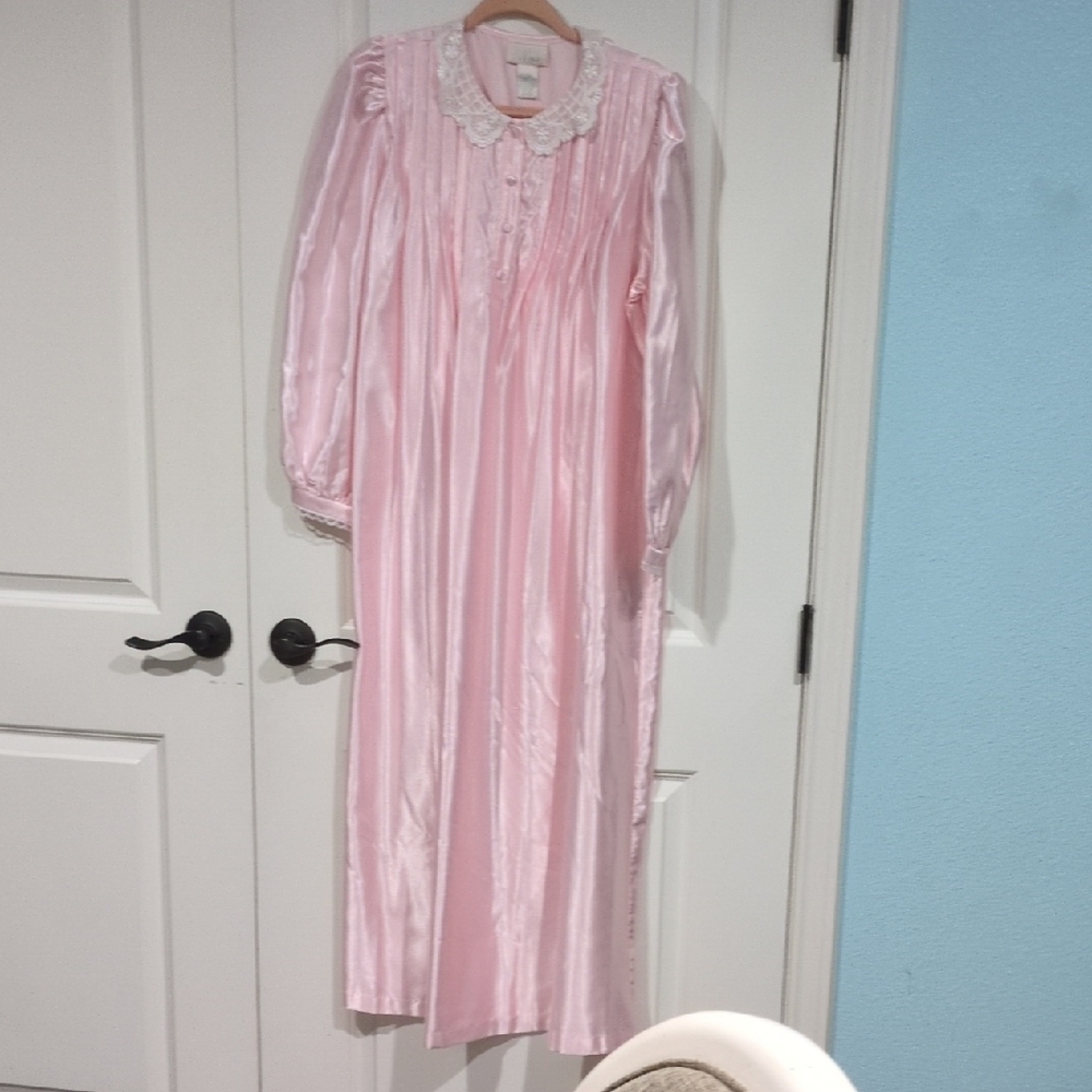 Aria Pink Satin Nightgown with Lace Collar Vintage Tiny Flowers Detail Medium